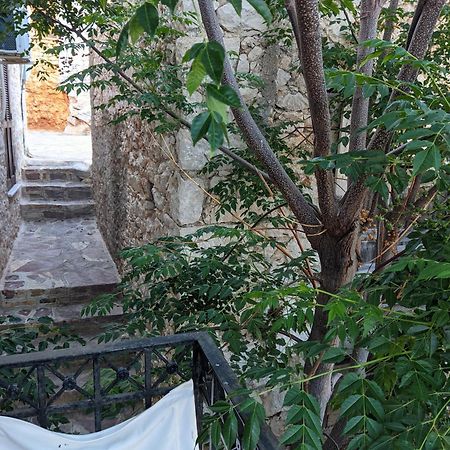 Rosalia Apartments Chalki Town Phòng bức ảnh