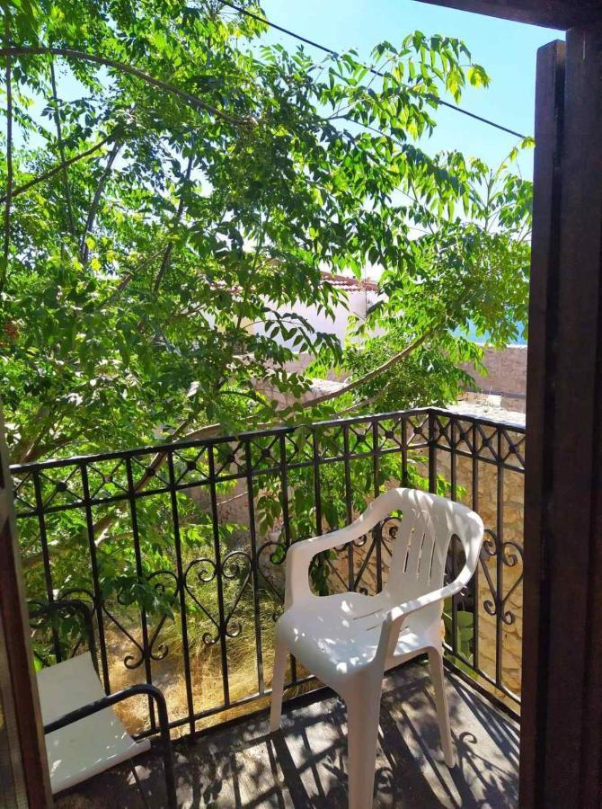 Rosalia Apartments Chalki Town Ngoại thất bức ảnh
