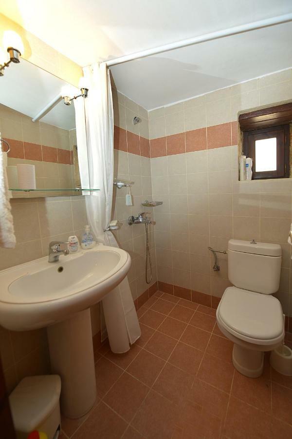 Rosalia Apartments Chalki Town Ngoại thất bức ảnh