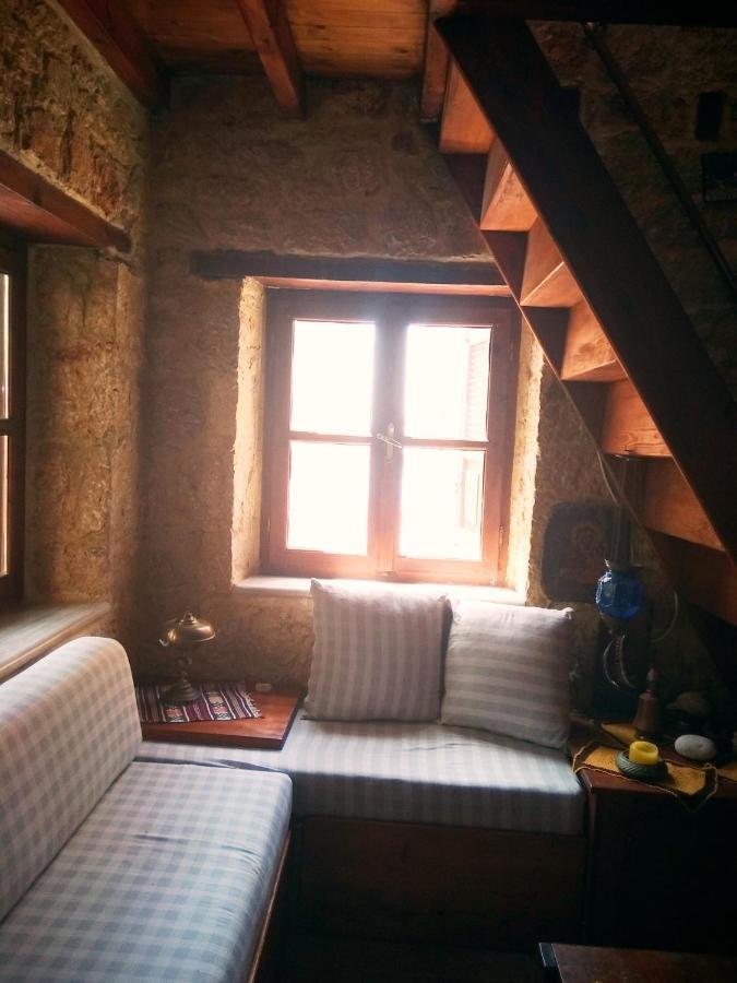 Rosalia Apartments Chalki Town Ngoại thất bức ảnh