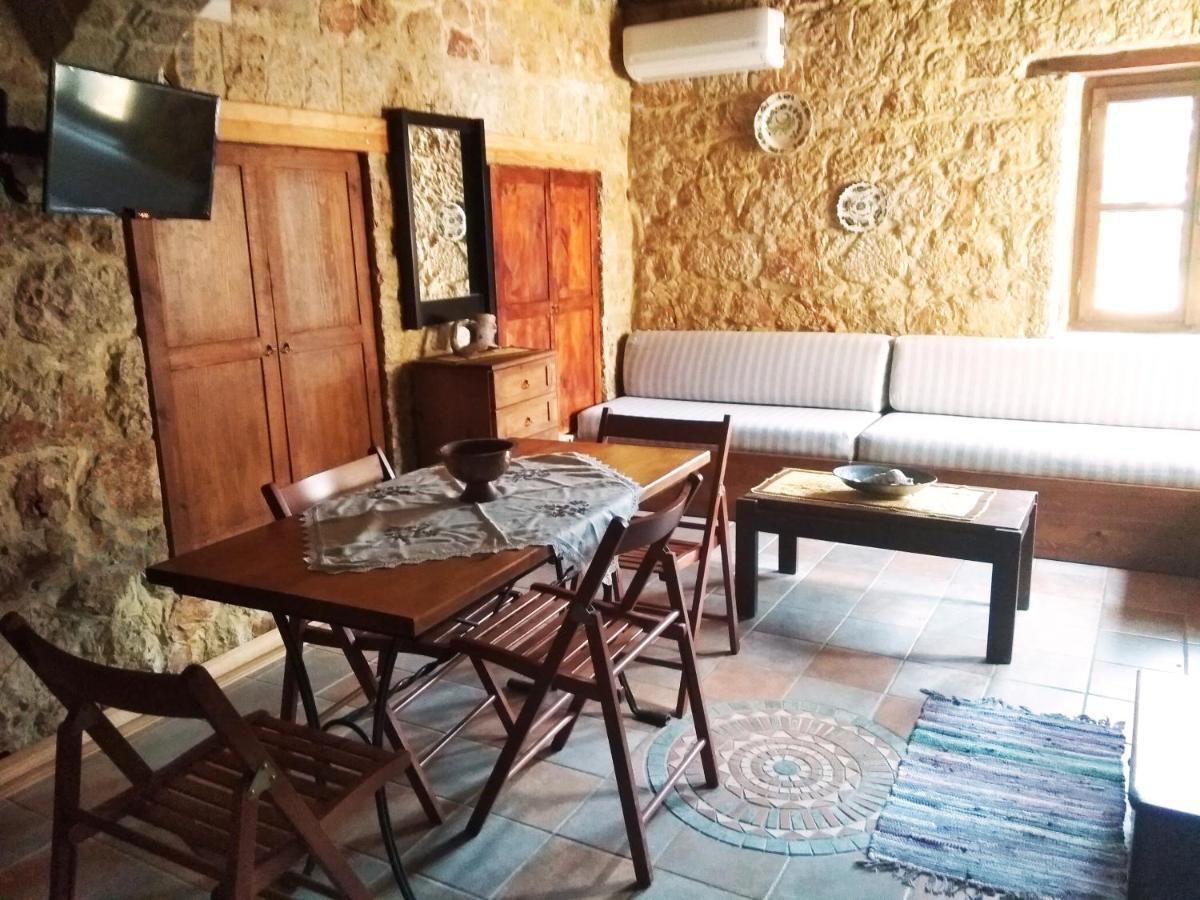 Rosalia Apartments Chalki Town Ngoại thất bức ảnh